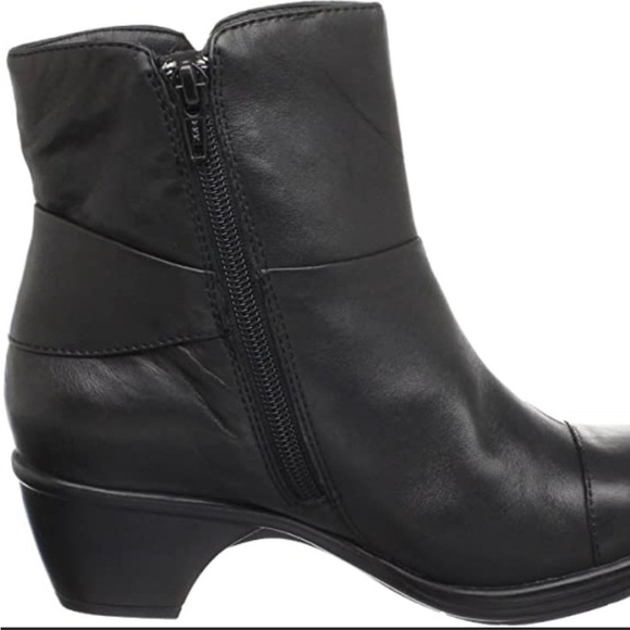 Clarks Rosabelle Black Leather Boots size 6.5 - Picture 3 of 10